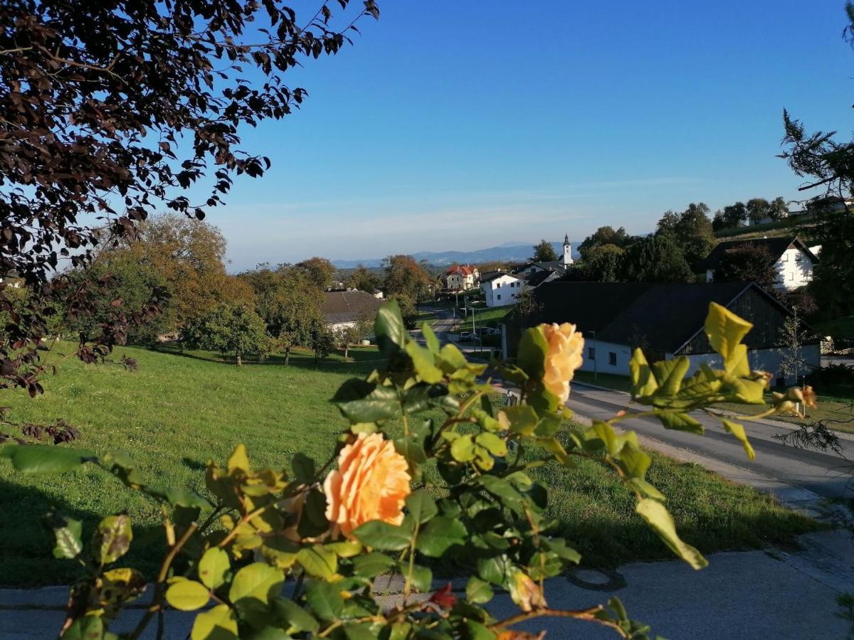 Cosy Apartment In Oed Hling With Garden Mauer bei Amstetten Bagian luar foto