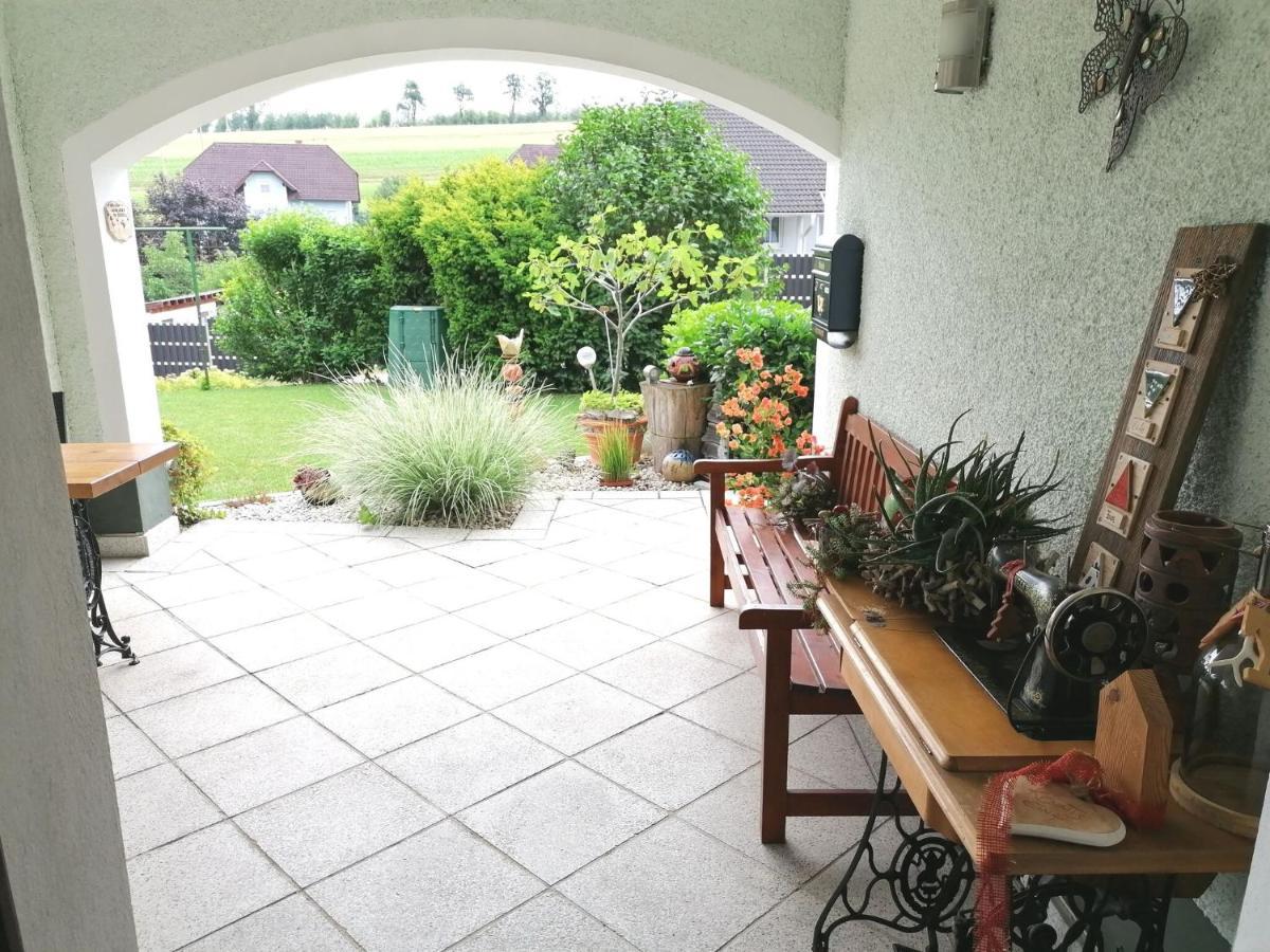 Cosy Apartment In Oed Hling With Garden Mauer bei Amstetten Bagian luar foto